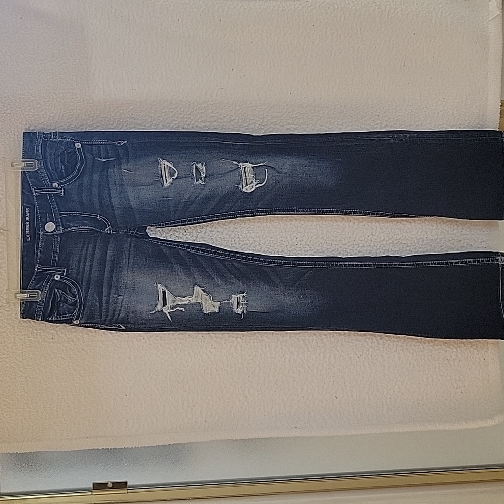 Express Jean's | womens 6L | ripped
